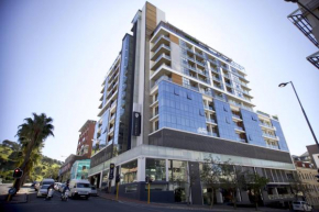 Stunning Apartment with City View, Outdoor Pool, Gym, de Waterkant, Cape Town